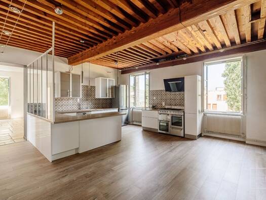 Appartement à vendre 375 000 € 4 pièces 3 chambres 114 m² Étage 1/2 Genay 69730