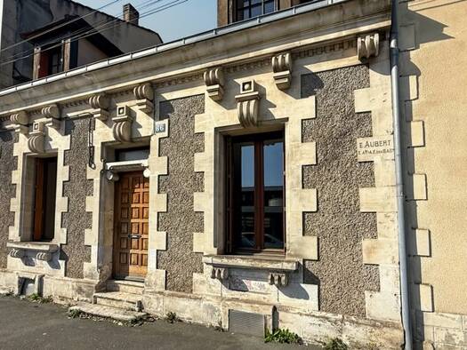 Maison de ville à vendre 149 000 € 5 pièces 4 chambres 133 m² 257 m² de terrain Foirail Bergerac 24100
