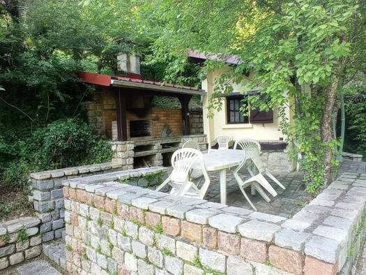 Maison à vendre 268 750 € 6 pièces 4 chambres 140 m² 1 043 m² de terrain Argis 01230