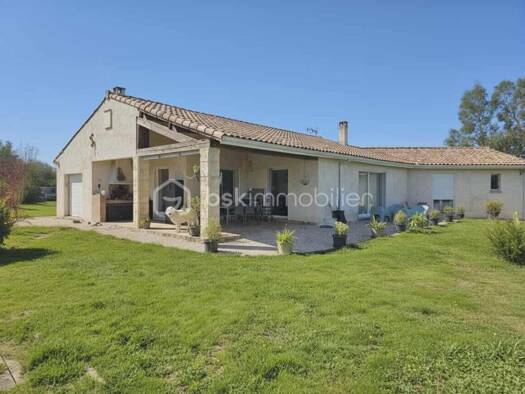 Maison de plain-pied à vendre 376 000 € 7 pièces 4 chambres 205 m² 15 524 m² de terrain Mirande 32300