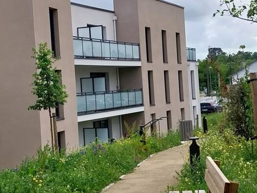 Appartement à louer 688 € 3 pièces 2 chambres 65 m² RDC Robretières La Roche sur Yon 85000