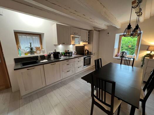 Maison à louer 1 265 € 4 pièces 3 chambres 74 m² 10 m² de terrain Farges 01550