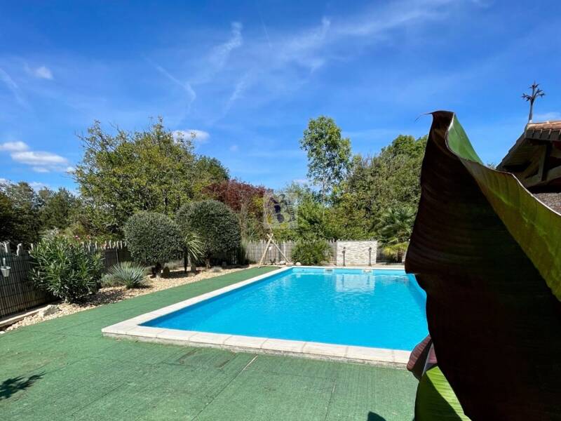 Maison à vendre, 182m², SAVIGNAC LES EGLISES