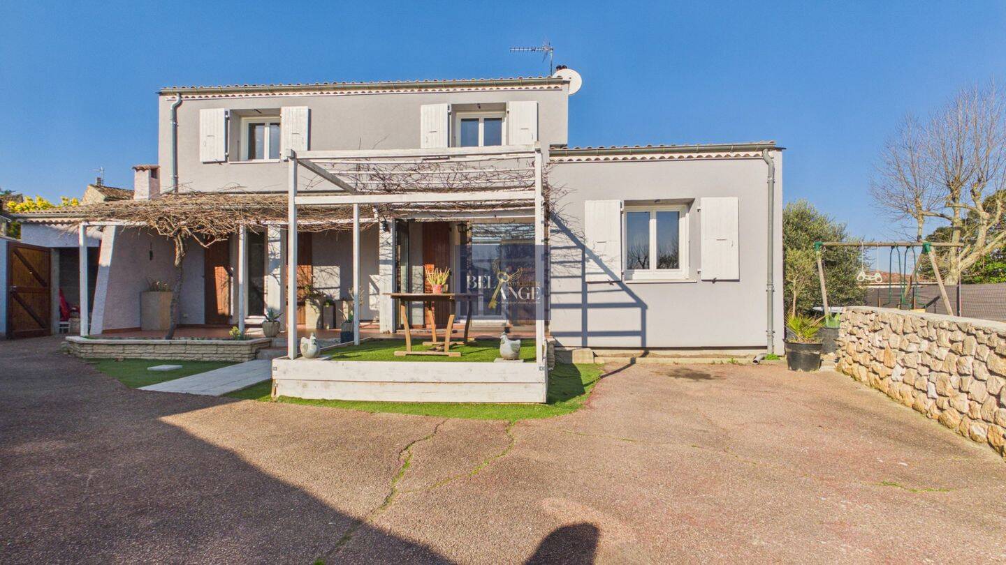 Maison à vendre, 124m², VALLON PONT D'ARC
