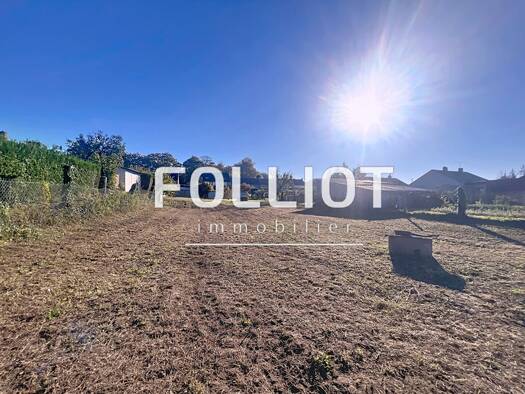 Terrain constructible viabilisé à vendre 57 000 € 263 m² de terrain Le Val-Saint-Père 50300