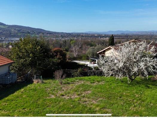 Terrain constructible à vendre 189 000 € 546 m² de terrain Genay 69730