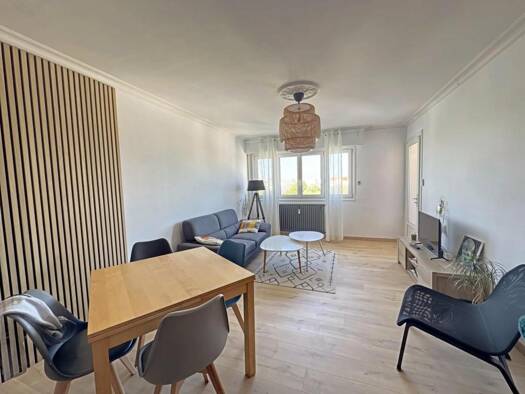 Appartement à louer 900 € 3 pièces 2 chambres 68,7 m² 5ème étage Saint André d'Ornay-Pont Morineau La Roche-sur-Yon 85000