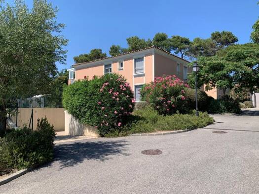 Appartement en viager libre Bouquet 449 000 € 3 pièces 2 chambres 105 m² 1 étages Les Colles-Camp Lauvas-Font de l'Orme Mougins 06250