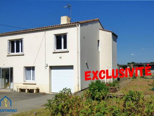 Maison à vendre 168 800 € 6 pièces 3 chambres 102 m² 792 m² de terrain Chantonnay 85110