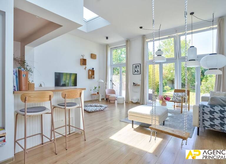 Maison à louer 3 800 € 6 pièces 4<br/>chambres 130 m²<br/>superficie 350 m²<br/>terrain Marine Maisons Laffitte 78600