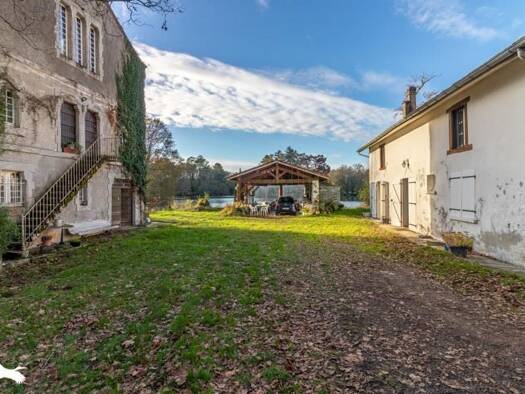 Maison à vendre 317 700 € 7 pièces 5 chambres 294 m² 13 129 m² de terrain Mées 40990