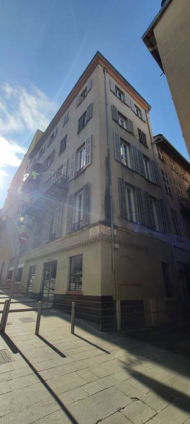 Appartement à louer 980 € 2 pièces 1 chambre 40 m² Étage 1/4 Nice 06300