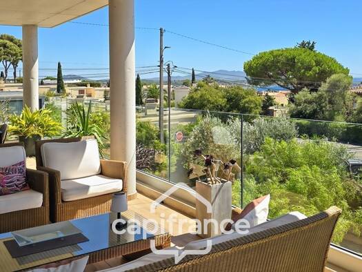 Appartement à vendre 1 360 000 € 4 pièces 3 chambres 120 m² Étage 1/2 Sud Ouest Bandol 83150
