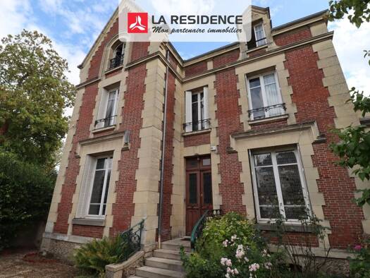 Maison à vendre 418 850 € 9 pièces 6 chambres 210 m² 685 m² de terrain Magny-en-Vexin 95420