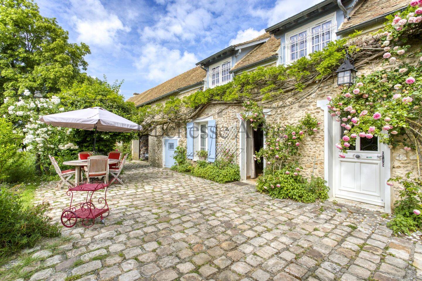 Maison à vendre, 337m², HOUDAN