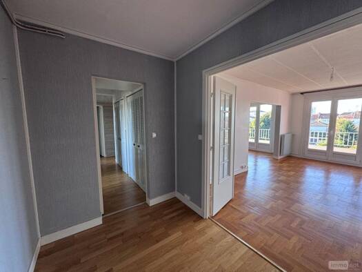 Appartement à vendre 209 510 € 5 pièces 3 chambres 94,4 m² Étage 8/8 Aurence-Corgnac-Cité Universitaire Limoges 87000