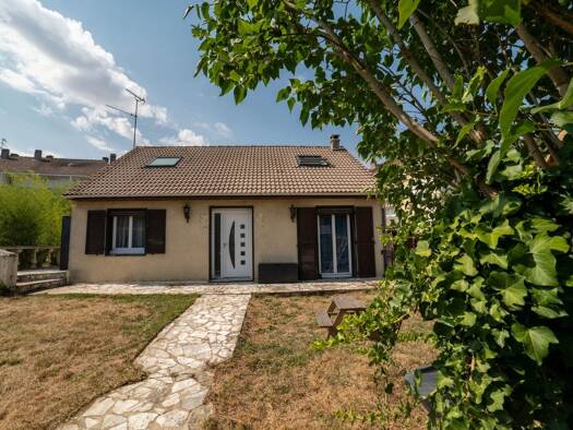 Maison à vendre 239 400 € 4 chambres 105 m² 542 m² de terrain Ouest Gisors 27140