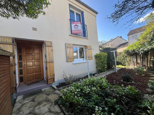 Maison à vendre 299 000 € 4 pièces 2 chambres 75 m² 140 m² de terrain Haie Bergerie Villepreux 78450