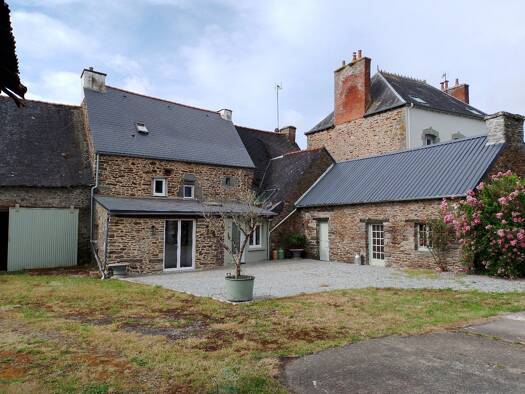 Maison à vendre 224 000 € 5 pièces 4 chambres 123 m² 1 039 m² de terrain La Chèze 22210