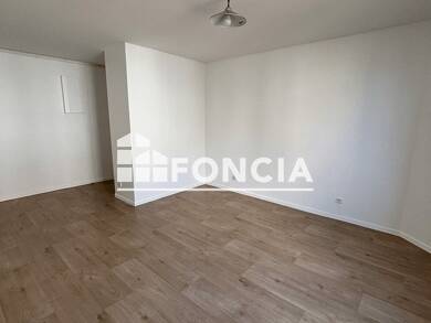 Appartement à louer 875 € 2 pièces 1 chambre 48 m² 2ème étage Centre Est et Sud Gonesse 95500