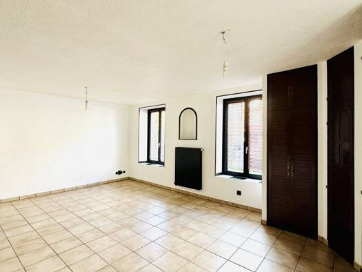 Appartement à vendre 140 000 € 3 pièces 2 chambres 79 m² RDC/3 Sud Ars-sur-Moselle 57130