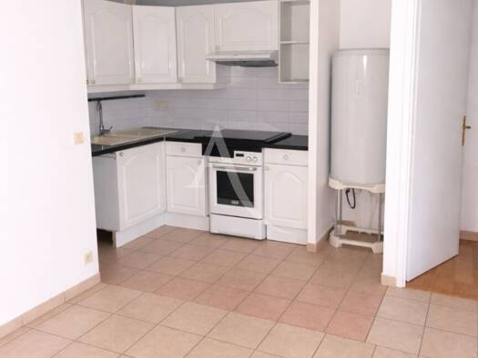 Appartement à louer 795 € 2 pièces 1 chambre 49 m² Étage 2/4 Rive Droite-Apport Paris Gare Corbeil-Essonnes 91100