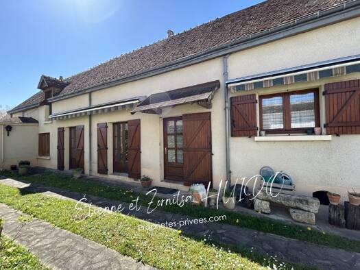 Maison de plain-pied à vendre 106 000 € 8 pièces 6 chambres 168 m² 981 m² de terrain Vatan 36150