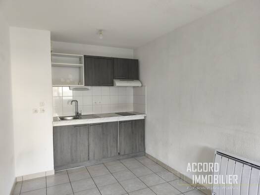 Appartement à louer 590 € 2 pièces 1 chambre 41 m² 1er étage Béziers 34500