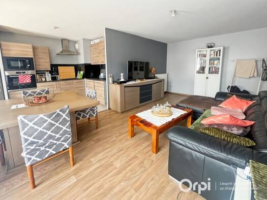 Appartement à vendre 249 900 € 4 pièces 3 chambres 79 m² Étage 3/3 Petit Albi Cergy 95800