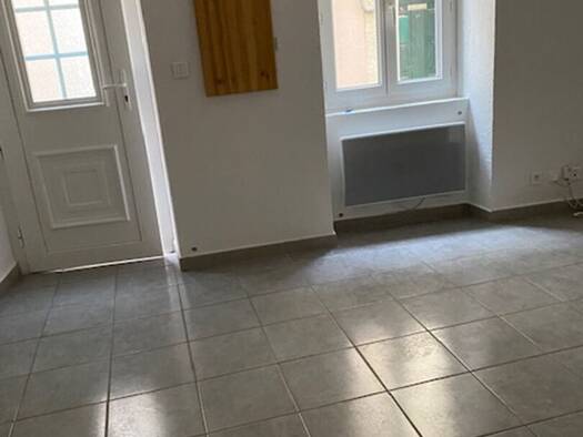 Appartement à louer 350 € 1 pièce 18 m² RDC Centre Châteaurenard 13160