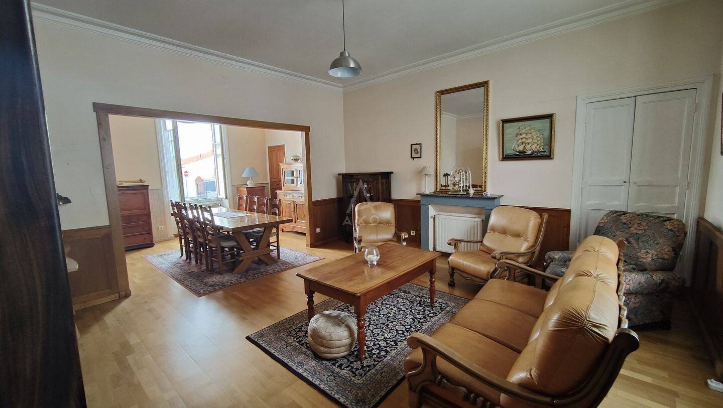 Maison à vendre, 166m², NIEUL LE DOLENT