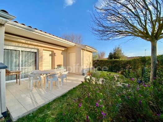 Maison de plain-pied à vendre 182 000 € 3 pièces 2 chambres 62 m² 22 586 m² de terrain Cavillargues 30330
