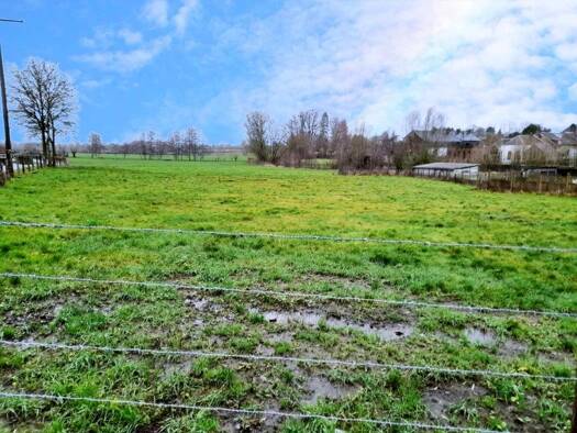 Terrain constructible à vendre 36 000 € 2 220 m² de terrain Wignehies 59212