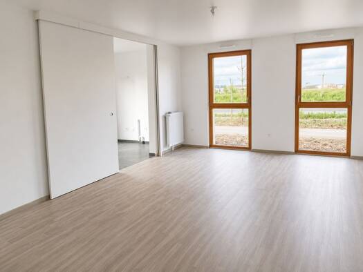 Appartement à vendre 333 000 € 3 pièces 2 chambres 71,16 m² RDC/3 Montévrain 77144