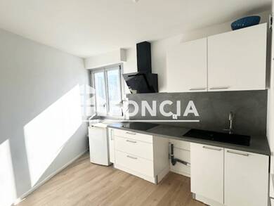 Appartement à louer 790 € 3 pièces 2 chambres 68 m² 11ème étage Bellevue-Solaure Saint-Étienne 42100