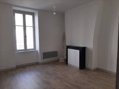 Appartement à louer 598 € 3 pièces 2 chambres 69,3 m² Dernier étage, Étage 2/2 Aurence-Corgnac-Cité Universitaire Limoges 87000