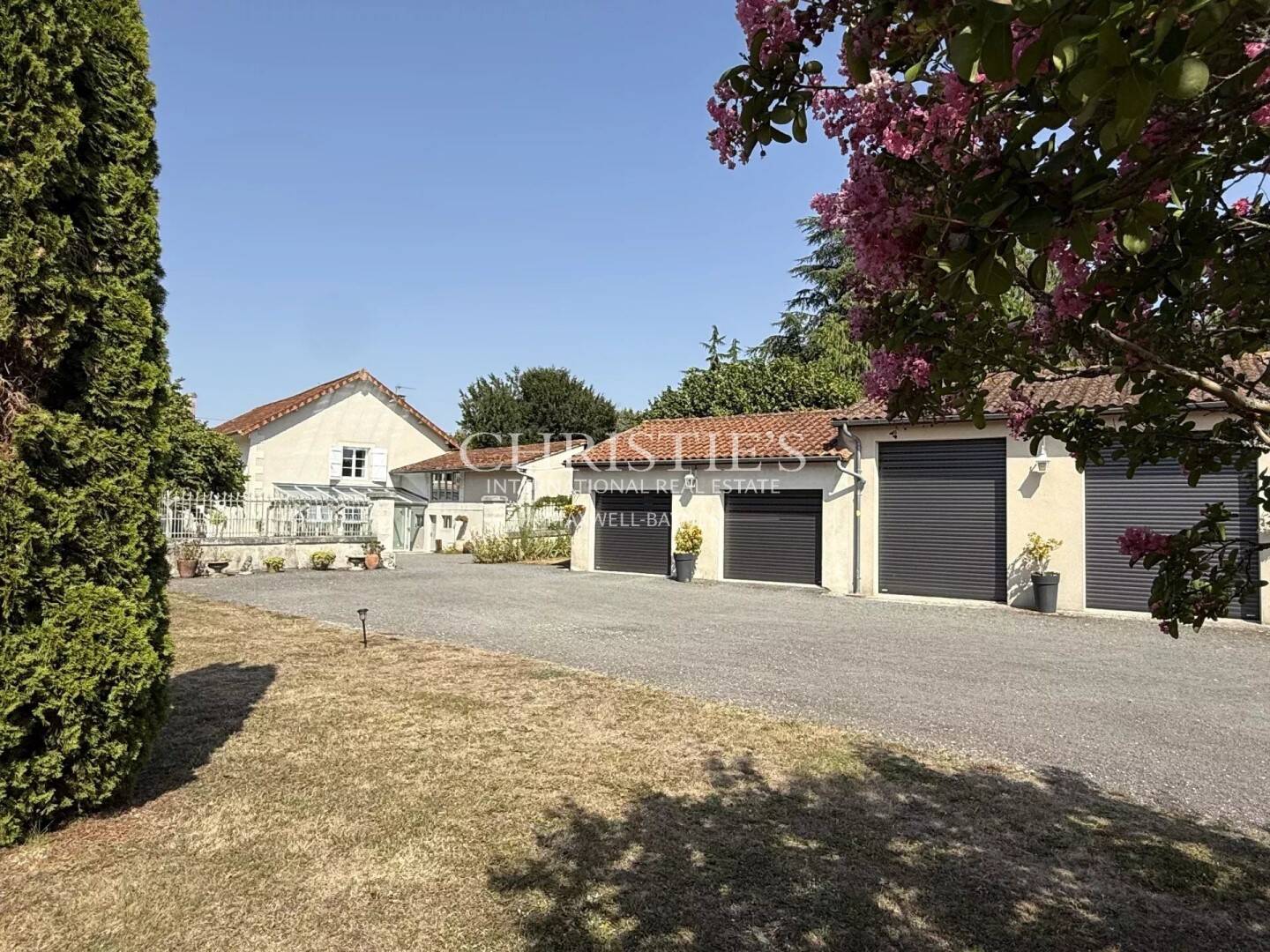 Maison à vendre, 266m², VILLEBOIS LAVALETTE