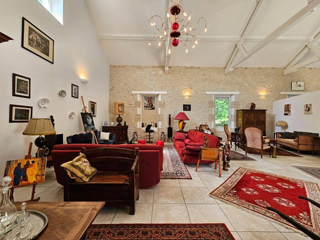 Maison à vendre, 350m², SAINTE LIVRADE SUR LOT