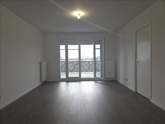 Appartement à louer 1 450 € 3 pièces 2 chambres 65 m² 4ème étage Abbé Niort-Jean Moulin Le Blanc-Mesnil 93150