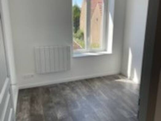 Appartement à louer 405 € 2 pièces 1 chambre 37 m² 1er étage Pierre-de-Bresse 71270