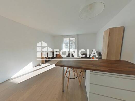 Appartement à louer 865 € 1 pièce 31,2 m² RDC/3 Roissy-en-France 95700