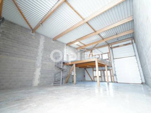 Local d'activités à vendre 236 964 € 184 m² d'espace de stockage Saint-Vulbas 01150