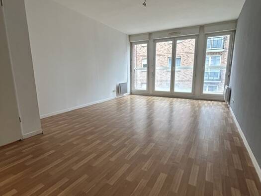 Appartement à louer 556 € 2 pièces 55,8 m² 2ème étage dès le 29/04/2026 Centre Saint-Amand-les-Eaux 59230