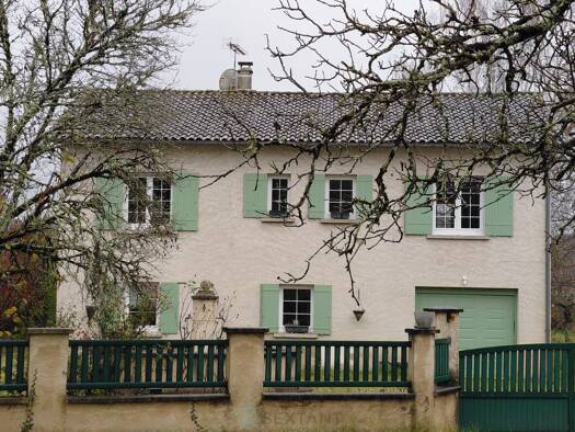 Maison à vendre 182 500 € 5 pièces 4 chambres 115 m² 2 848 m² de terrain Brantôme en Périgord 24310