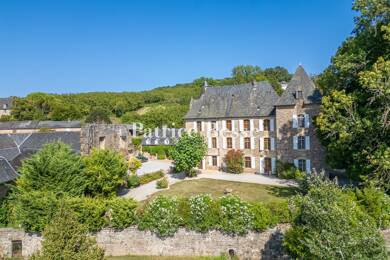 Château à vendre 1 280 000 € 20 pièces 12 chambres 750 m² 20 000 m² de terrain Brive-la-Gaillarde 19100