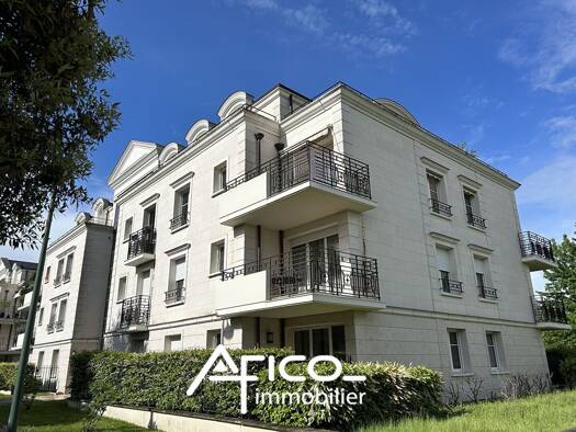Appartement à vendre 695 000 € 5 pièces 3 chambres 145 m² Dernier étage, Étage 3/3 Historique Saint Cyr sur Loire 37540