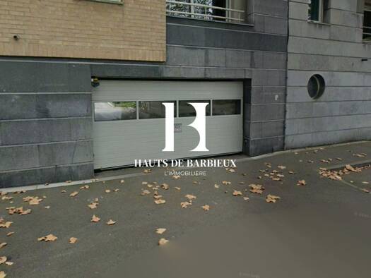 Parking à louer 80 € 13 m² Lille 59000