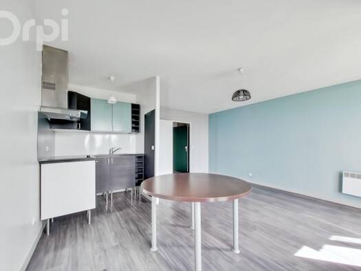 Appartement à vendre 115 000 € 1 pièce 30,27 m² Étage 3/4 Bon Secours Senlis 60300