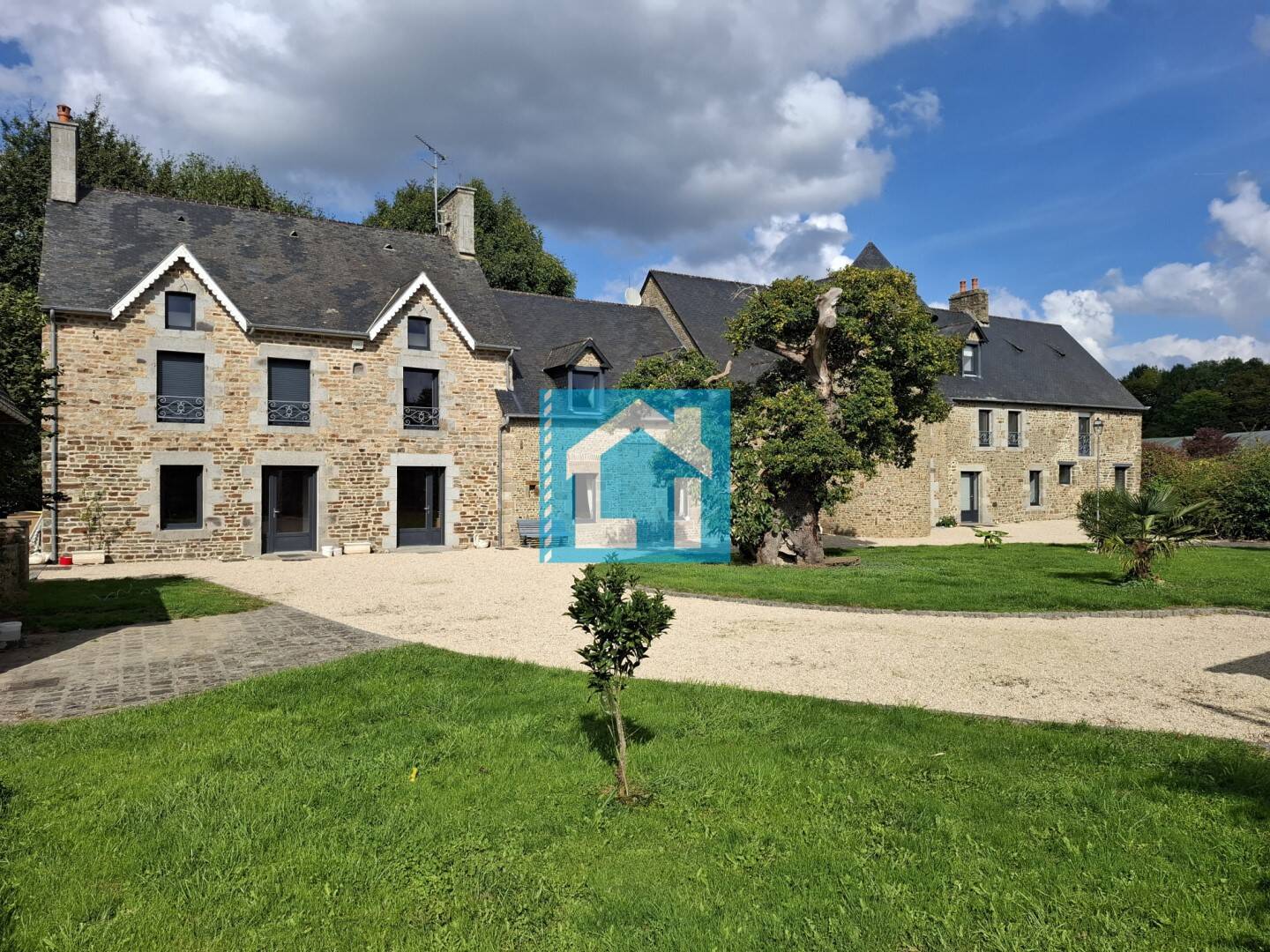 Maison à vendre, 587m², SAINT AUBIN DES PREAUX