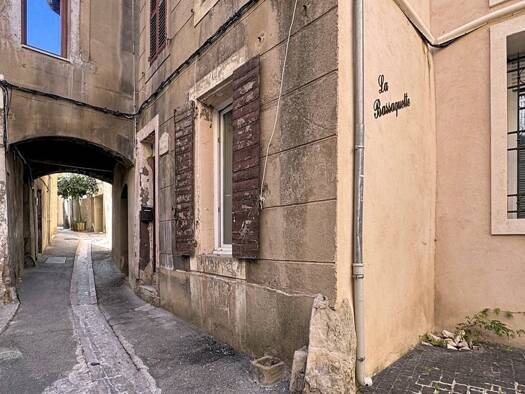 Duplex à vendre 180 000 € 3 pièces 2 chambres 74 m² RDC/2 Village Ouest Trets 13530